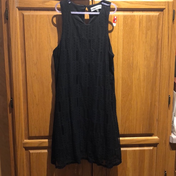 black dress - Picture 1 of 3